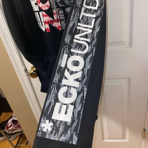 ECHO pull over and NASA pull over hoodie with strings, Large boys, both for 25$ - Picture 4 of 13
